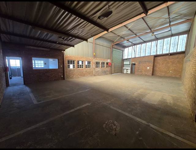 194M² WAREHOUSE TO LET IN WADEVILLE